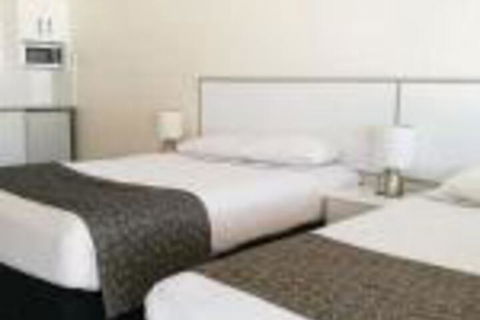 Augathella Motel & Caravan Park - Darwin Holiday 0