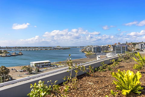 Astra Apartments Newcastle West - Darwin Holiday 5