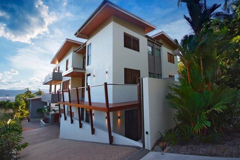 Villa One On Murphy Luxury Villa - Darwin Holiday 1