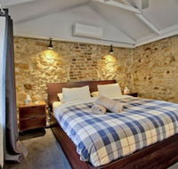 Heritage Listed Sandstone Cottage - Darwin Holiday