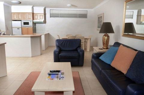 Anglesea Beachfront Court Holiday Units - Darwin Holiday 6