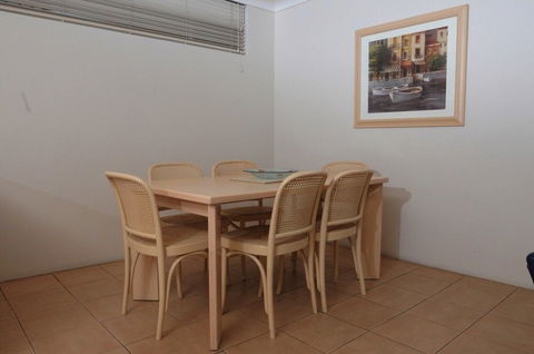 Anglesea Beachfront Court Holiday Units - Darwin Holiday 3