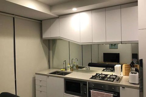 Elegant Modern Apartment In Central Melbourne - Darwin Holiday 2