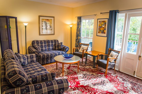 Whispering Pines Cottages - Darwin Holiday 1