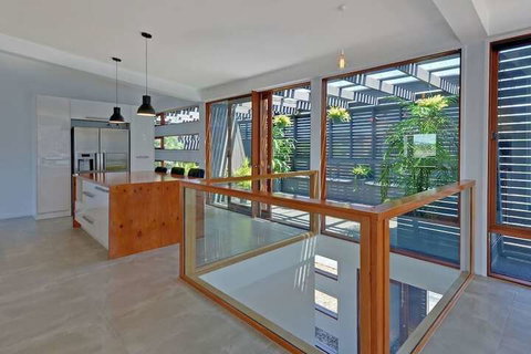 Amazing Unique Five-Star Waterfront Retreat - Darwin Holiday 3