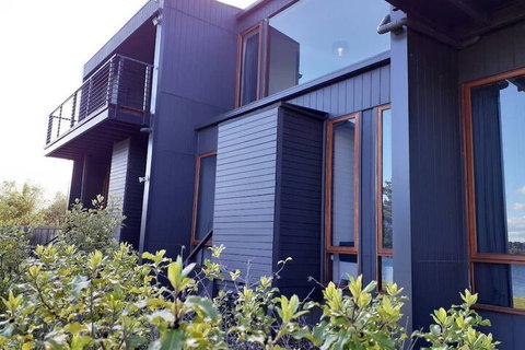 Amazing Unique Five-Star Waterfront Retreat - Darwin Holiday 1