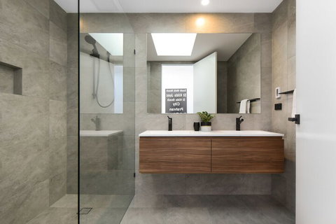 Boutique Stays County Down Port Melbourne - Darwin Holiday 2