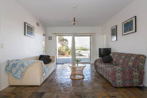 Through The Looking Glass - Darwin Holiday 3