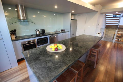 Lorne Luxury - Darwin Holiday 4