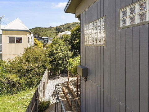 Apollos - Darwin Holiday 5