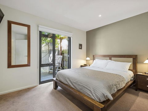 Apollos - Darwin Holiday 4