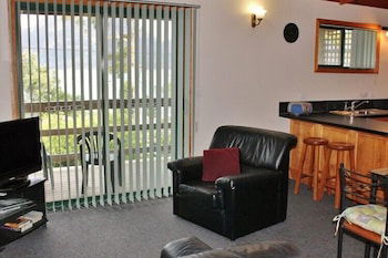 Freycinet Cottage 1 - Darwin Holiday 0