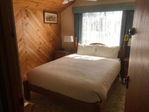 Lakeside Chalet & Studio - Darwin Holiday 6