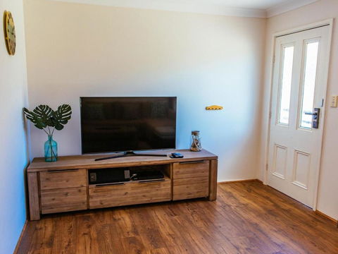 Sunbaker Beach House 4 Mins To Beach Pet Friendly With Fire Pit - Darwin Holiday 2