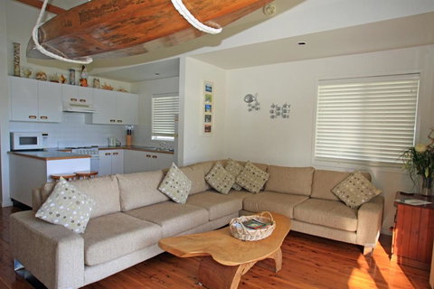 Beach Shack On The Lagoon - Darwin Holiday 1