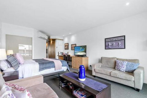 Sur La Plage - Darwin Holiday 5