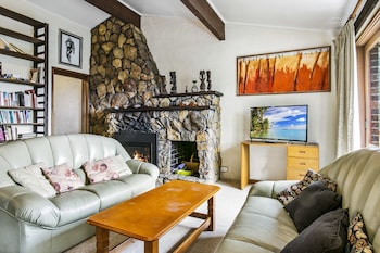 Solitary View - Darwin Holiday 0