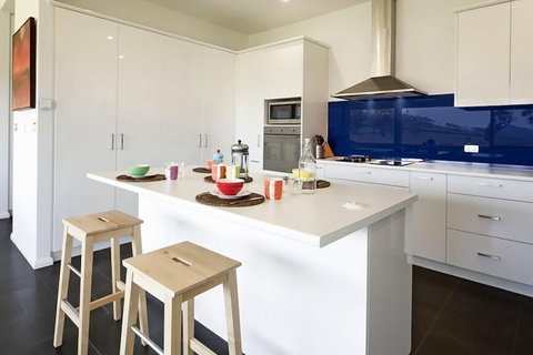 Manna Tree Farm -modern Home With Majestic Views In Stunning Countryside - Darwin Holiday 3