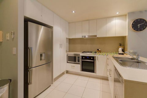 A Deluxe Swim Up Drift Apartments South - Darwin Holiday 3