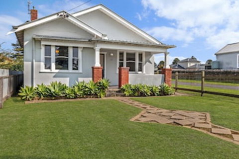 Dingle - Darwin Holiday 0