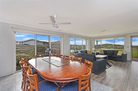 Ocean Break - Darwin Holiday 2