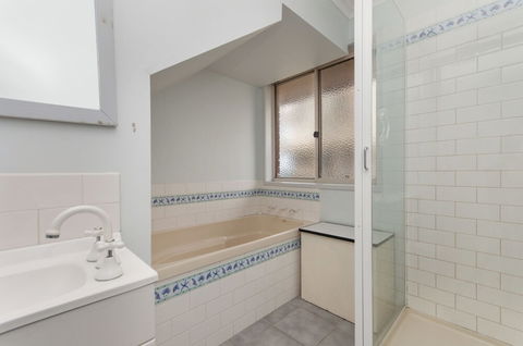 Ocean Break - Darwin Holiday 0