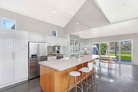 Riverend Regent - Darwin Holiday 1