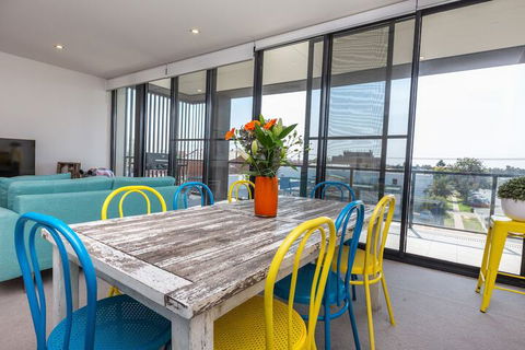 Colour And Swank At The Mill In The Heart Of The CBD - Darwin Holiday 6