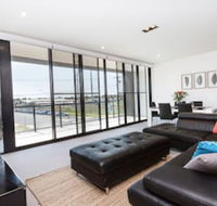 4 Bedroom Executive Apartment in the CBD - Darwin Holiday
