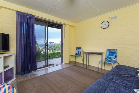 'Cliff 64' Cliff Top Home - Darwin Holiday 2