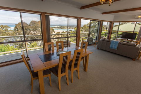 'Cliff 64' Cliff Top Home - Darwin Holiday 5