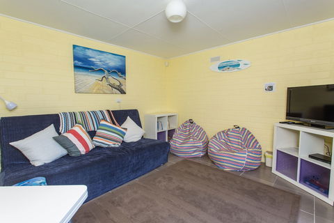 'Cliff 64' Cliff Top Home - Darwin Holiday 4