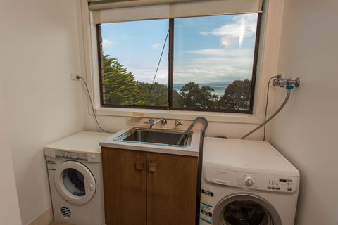 'Cliff 64' Cliff Top Home - Darwin Holiday 1