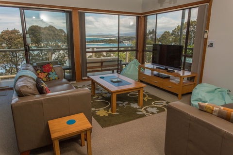 'Cliff 64' Cliff Top Home - Darwin Holiday 6