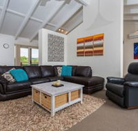 Ocean's 30 - Ultimate Beach Frontage - Darwin Holiday