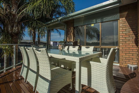 'Sapphire Gem' At Tura Beach - Darwin Holiday 6