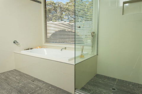 Tura Beachhouse In Dolphin Cove - Darwin Holiday 4