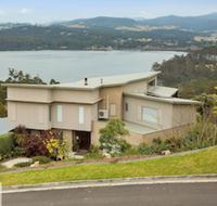 Ooranya - on Top Lake - Darwin Holiday