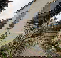 Beach Breeze Apartment - Darwin Holiday