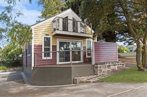 JOHANSSONS PERCH COTTAGE - Darwin Holiday 3