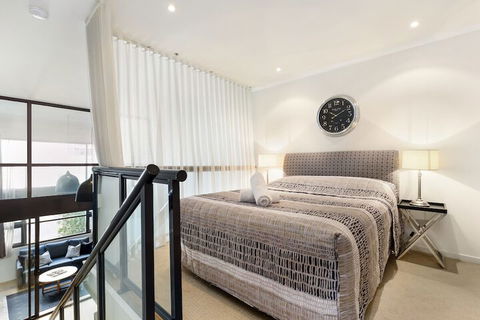 Surry Hills Modern One Bedroom Apartment - GOU - Darwin Holiday 2