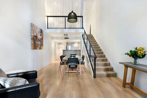 Surry Hills Modern One Bedroom Apartment - GOU - Darwin Holiday 4