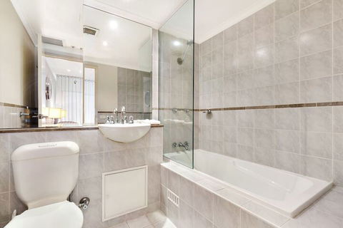 Surry Hills Modern One Bedroom Apartment - GOU - Darwin Holiday 5