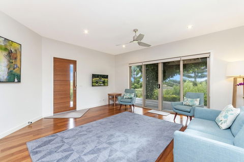 Connolly - Darwin Holiday 4