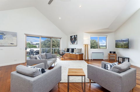 Connolly - Darwin Holiday 6