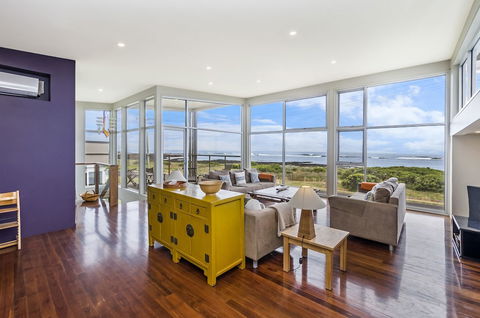 Sea Lit - Darwin Holiday 3