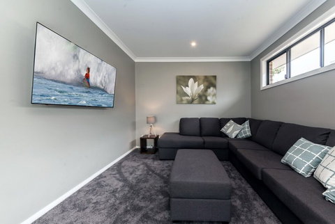 Tomaree Road 19 The Cottage - Darwin Holiday 5