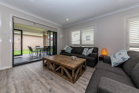 Tomaree Road 19 The Cottage - Darwin Holiday 4