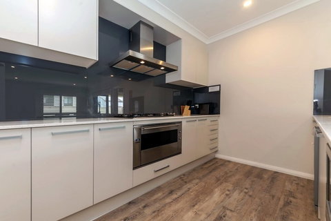 Tomaree Road 19 The Cottage - Darwin Holiday 6