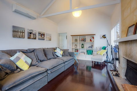 Cute Cottage On Cain - Darwin Holiday 1